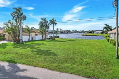 2834 SW 30th St, Cape Coral, FL 33914 - Photo 5