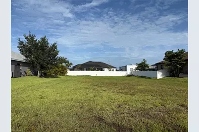 118 SW 37th Ave, Cape Coral, FL 33991 - Photo 1