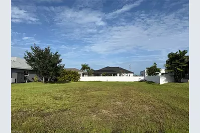 118 SW 37th Ave, Cape Coral, FL 33991 - Photo 3