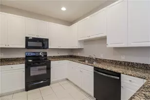 1013 SW 33rd St, Cape Coral, FL 33914 - Photo 5