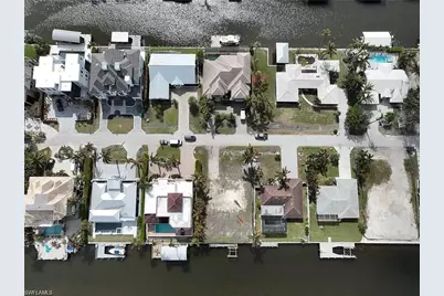 227 Channel Dr, Naples, FL 34108 - Photo 3