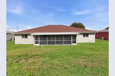 912 SE 6th Ct, Cape Coral, FL 33990 - Photo 7