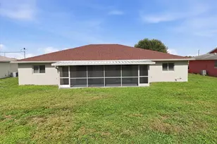 912 SE 6th Ct, Cape Coral, FL 33990 - Photo 7