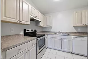 912 SE 6th Ct, Cape Coral, FL 33990 - Photo 15