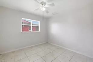 912 SE 6th Ct, Cape Coral, FL 33990 - Photo 23
