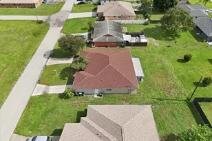 912 SE 6th Ct, Cape Coral, FL 33990 - Photo 5