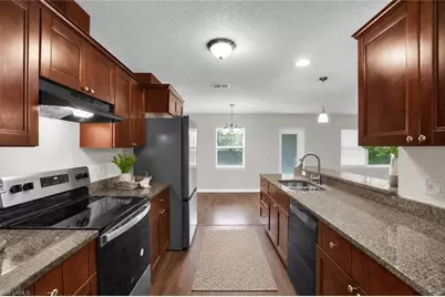 1090 Parnell Ct, Deltona, FL 32738 - Photo 5