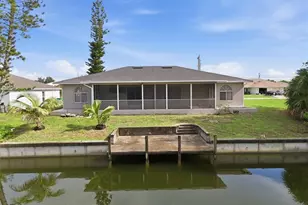 603 SE 7th St, Cape Coral, FL 33990 - Photo 9