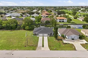 603 SE 7th St, Cape Coral, FL 33990 - Photo 5