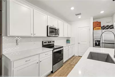 27837 Solis Grande Dr, Bonita Springs, FL 34135 - Photo 11