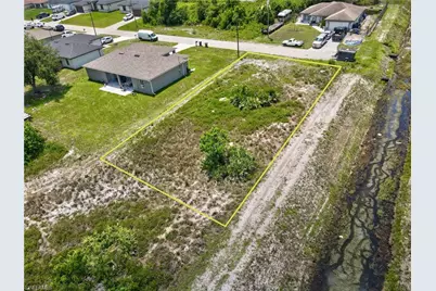 2718 25th St SW, Lehigh Acres, FL 33976 - Photo 5