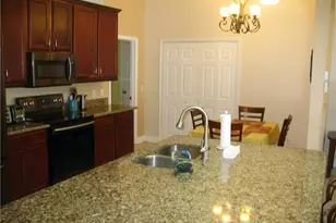 301 SE 1st St, Cape Coral, FL 33990 - Photo 9