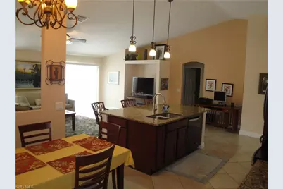 301 SE 1st St, Cape Coral, FL 33990 - Photo 7
