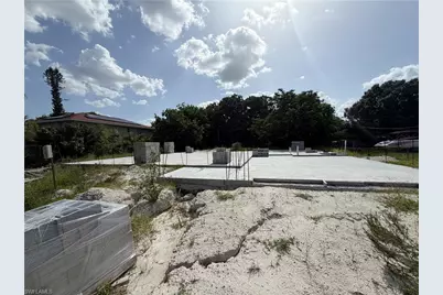 382 Melody Ct, Fort Myers, FL 33916 - Photo 5