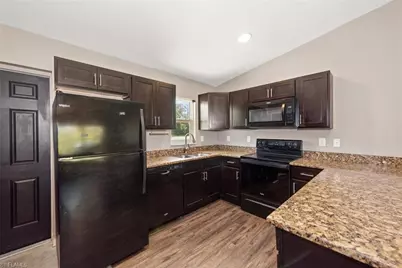8008 Spice Ct, Labelle, FL 33935 - Photo 11