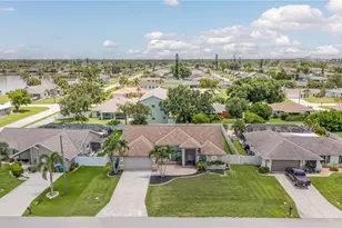 1722 SE 2nd St, Cape Coral, FL 33990 - Photo 3