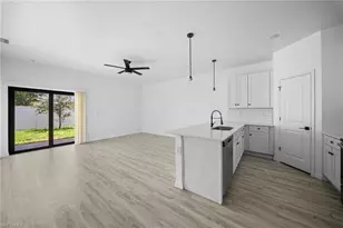 528 SE 6th St, Cape Coral, FL 33990 - Photo 3