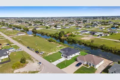 216 NE 25th Ter, Cape Coral, FL 33909 - Photo 41
