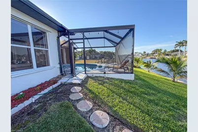 2549 SW 38th St, Cape Coral, FL 33914 - Photo 9