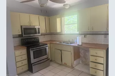 706 SW 31st St, Cape Coral, FL 33914 - Photo 11