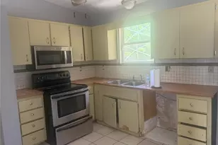 706 SW 31st St, Cape Coral, FL 33914 - Photo 11