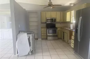 706 SW 31st St, Cape Coral, FL 33914 - Photo 9
