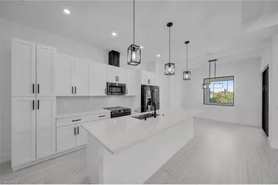 318 NW 9th St, Cape Coral, FL 33993 - Photo 9