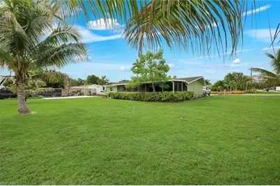 1007 Wilshire Dr, Fort Myers, FL 33919 - Photo 23