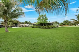 1007 Wilshire Dr, Fort Myers, FL 33919 - Photo 23