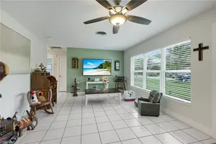 1007 Wilshire Dr, Fort Myers, FL 33919 - Photo 9