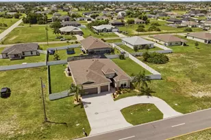 1262 N Gator Cir, Cape Coral, FL 33909 - Photo 43
