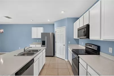 2547 Village Of Entrada St, Cape Coral, FL 33909 - Photo 9