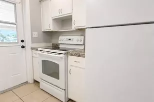 3304 Edgewood Ave, Fort Myers, FL 33916 - Photo 5