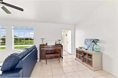 302 NW 5th Ter, Cape Coral, FL 33993 - Photo 5