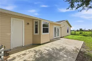302 NW 5th Terrace, Cape Coral, FL 33993 - Photo 33