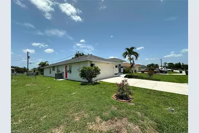 22 SE 14th Ct, Cape Coral, FL 33990 - Photo 7