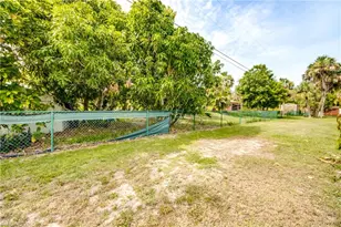1214 Baldwin Pl, Lehigh Acres, FL 33936 - Photo 37