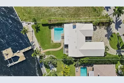252 Bayshore Dr, Cape Coral, FL 33904 - Photo 25