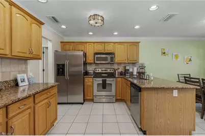 201 SE 28th Ter, Cape Coral, FL 33904 - Photo 7
