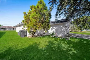 1214 SE 24th Ave, Cape Coral, FL 33990 - Photo 3