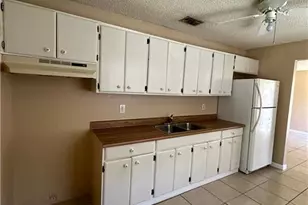 4425 Ruthann Ct, North Fort Myers, FL 33917 - Photo 9