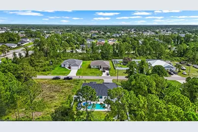 2711 18th St W, Lehigh Acres, FL 33971 - Photo 33