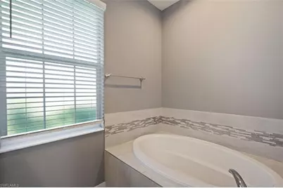 825 SE 5th Pl, Cape Coral, FL 33990 - Photo 11