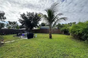 559 San Bernardino St, North Fort Myers, FL 33903 - Photo 11