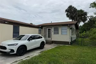 130 Lantern Pl, North Fort Myers, FL 33917 - Photo 1