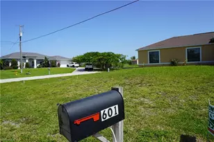 601 NE 11th Terrace, Cape Coral, FL 33909 - Photo 7