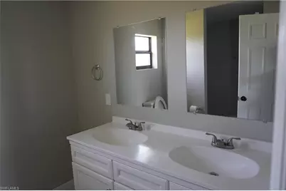 601 NE 11th Ter, Cape Coral, FL 33909 - Photo 23