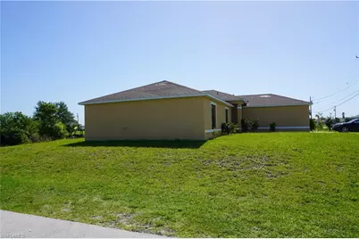 601 NE 11th Ter, Cape Coral, FL 33909 - Photo 5