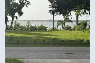 3516 E Riverside Dr, Fort Myers, FL 33916 - Photo 3