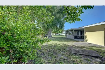 5249 Sunnybrook Ct, Cape Coral, FL 33904 - Photo 33
